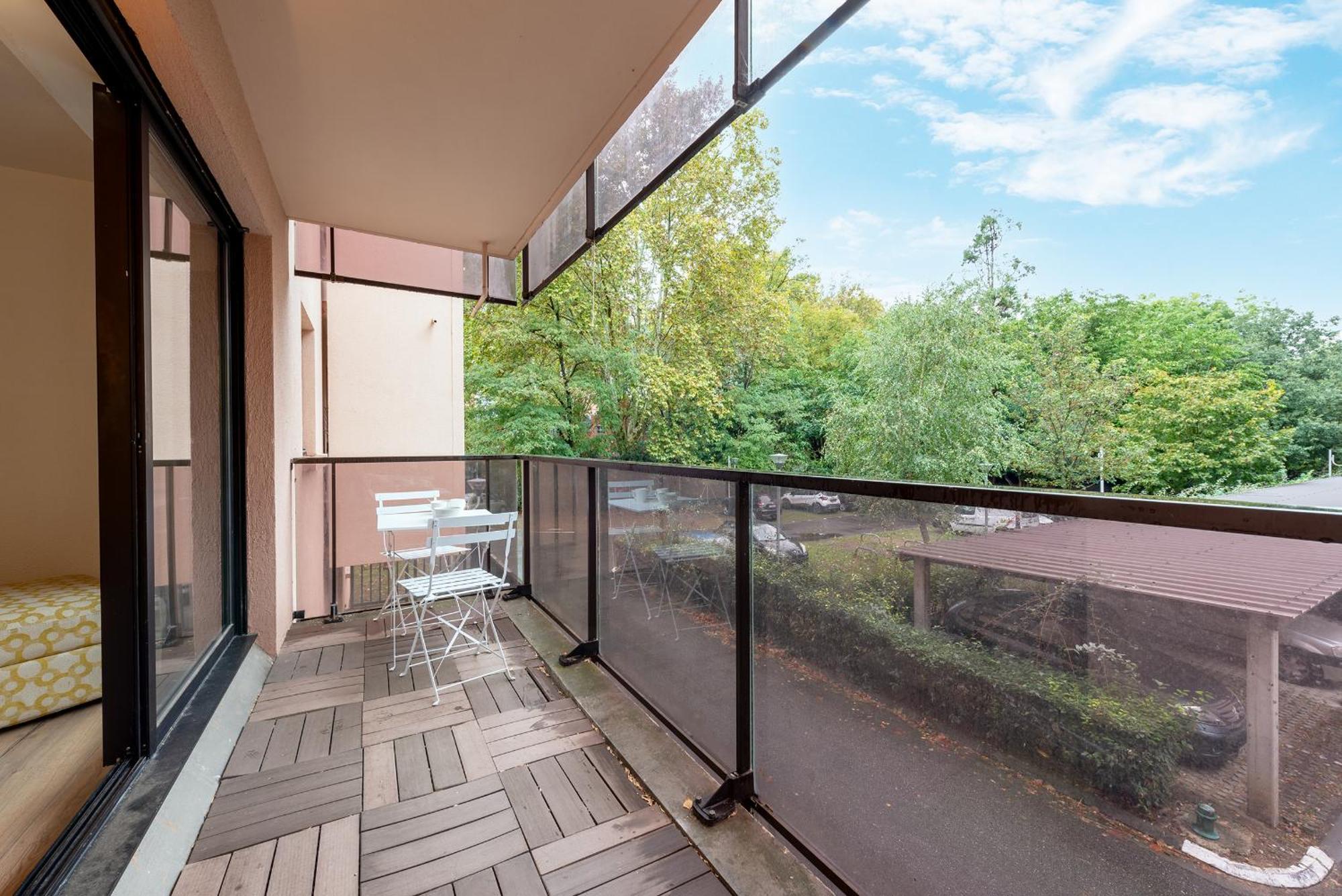 Appartement T2 Dans Residence, Terrasse Privee Et Parking *